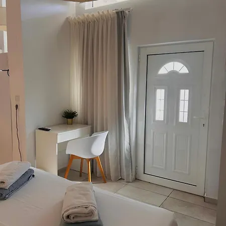 Cretesuites - Urban Villa With Pool - 500M To The Beach Rethymno  Exterior photo