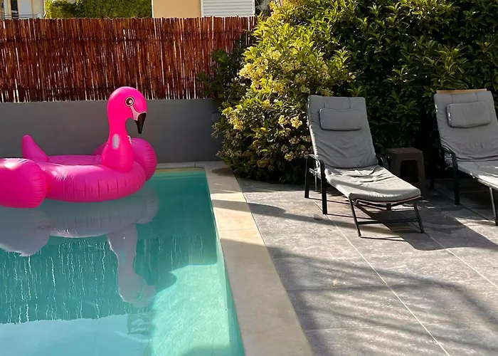 Cretesuites - Urban Villa With Pool - 500M To The Beach