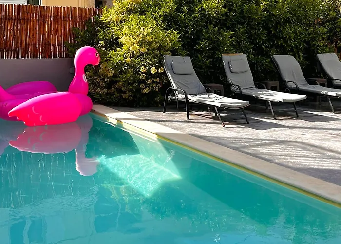 Cretesuites - Urban Villa With Pool - 500M To The Beach