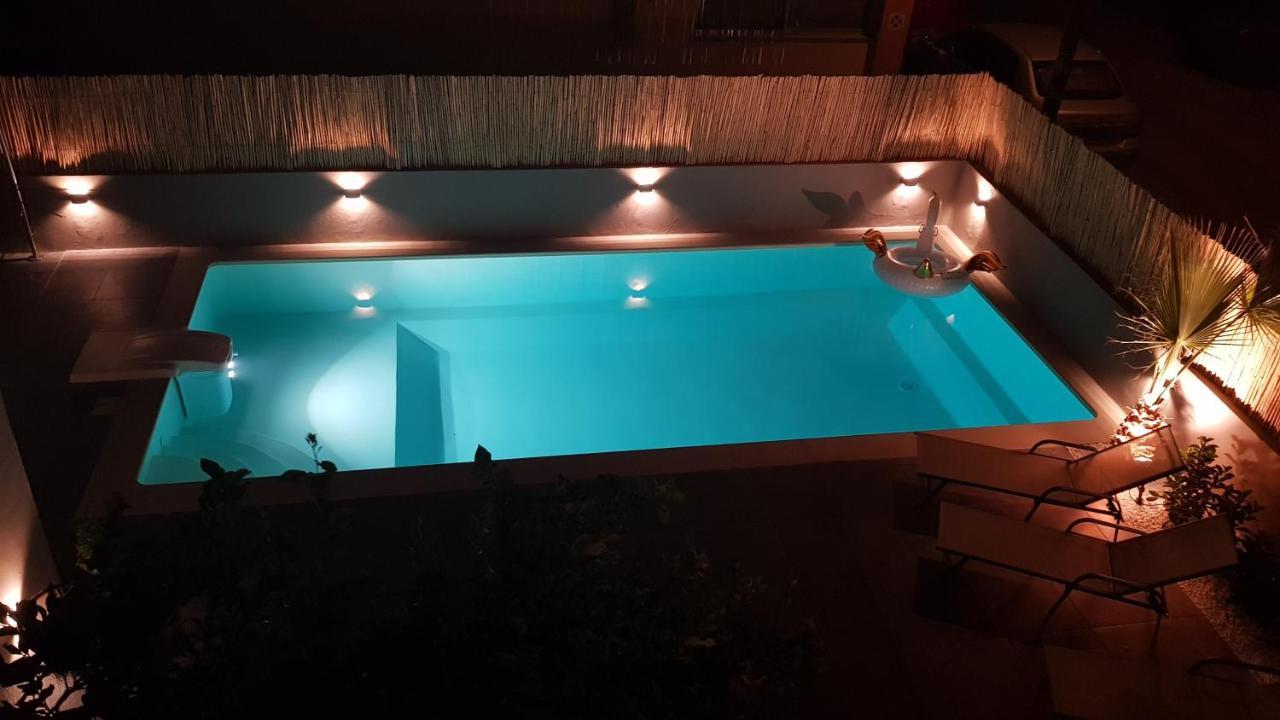 Apartment Cretesuites - Urban With Pool - 500m To The