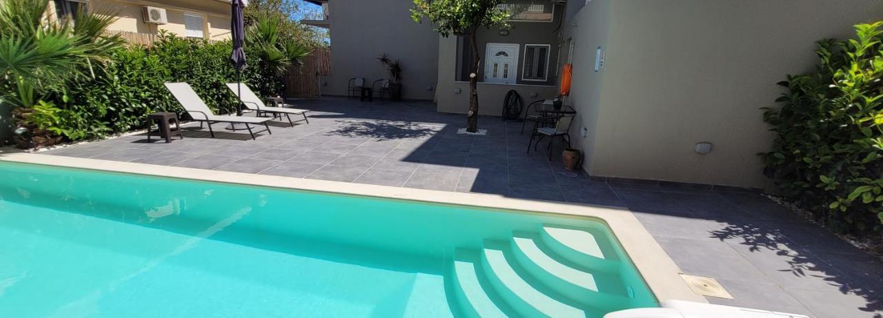 Cretesuites - Urban With Pool - 500m To The Apartment *