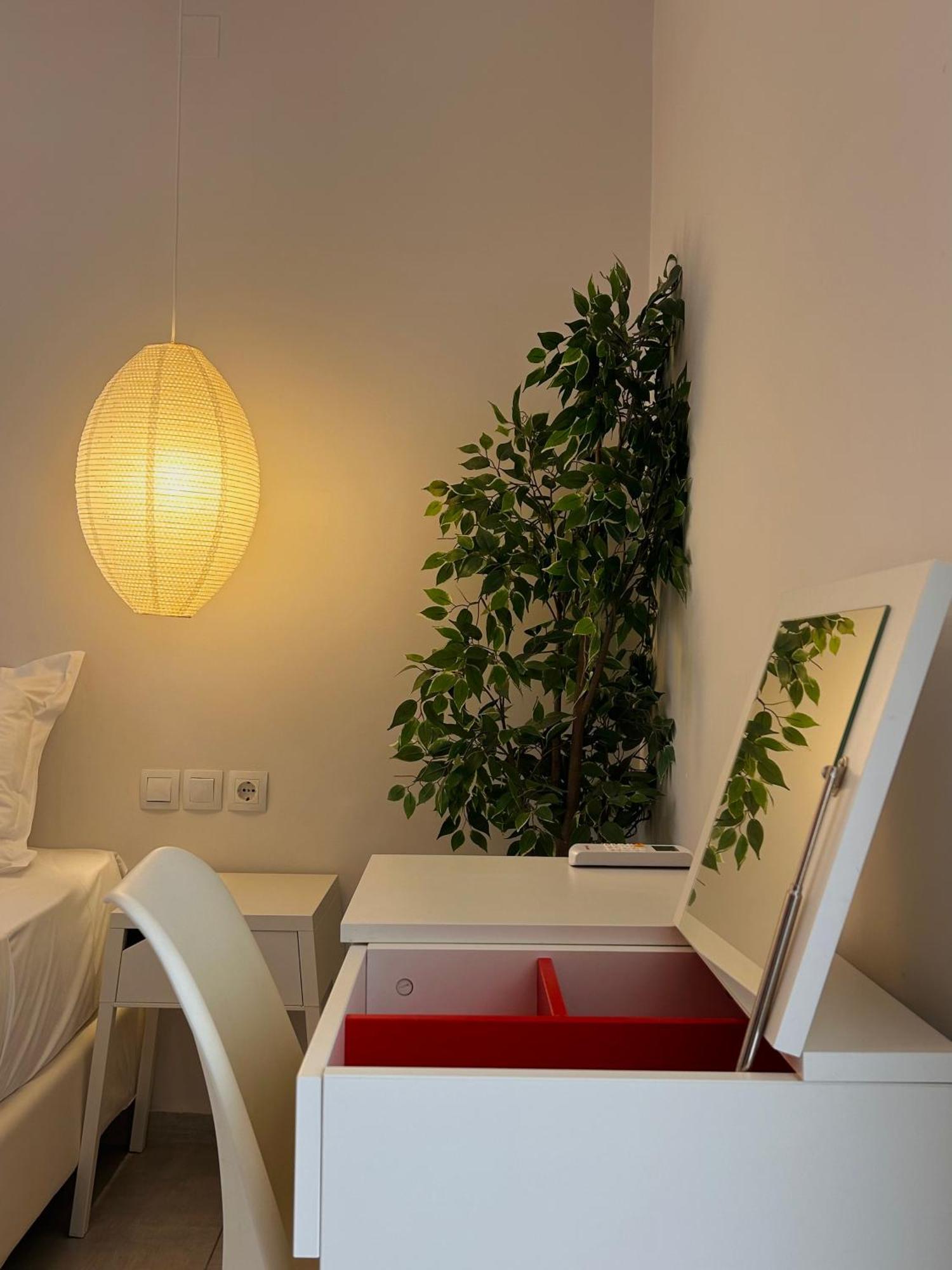 Cretesuites - Urban With Pool - 500m To The Apartment