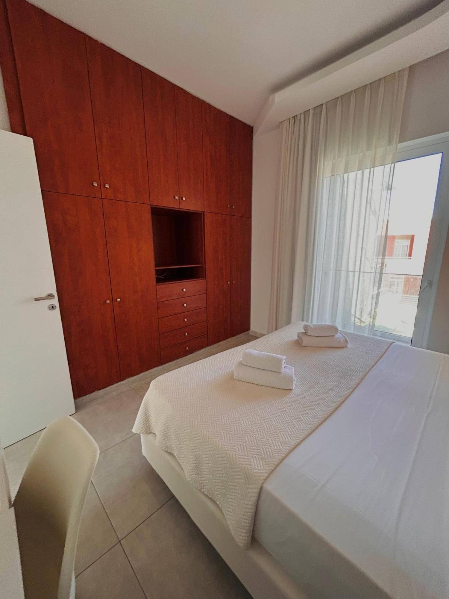 Cretesuites - Urban With Pool - 500m To The Apartment Rethymno (Crete)